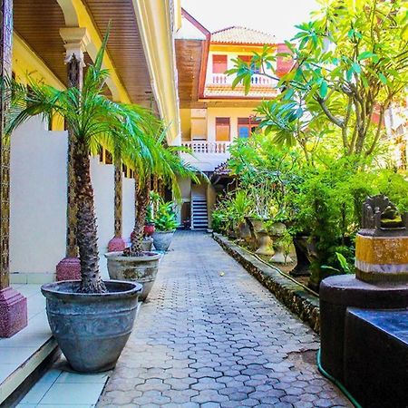 Bali Manik Beach Inn Kuta  Exterior photo